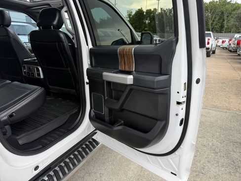 Used 2019 Ford F150 Lariat w/ Equipment Group 502A Luxury AWD/4WD image 16