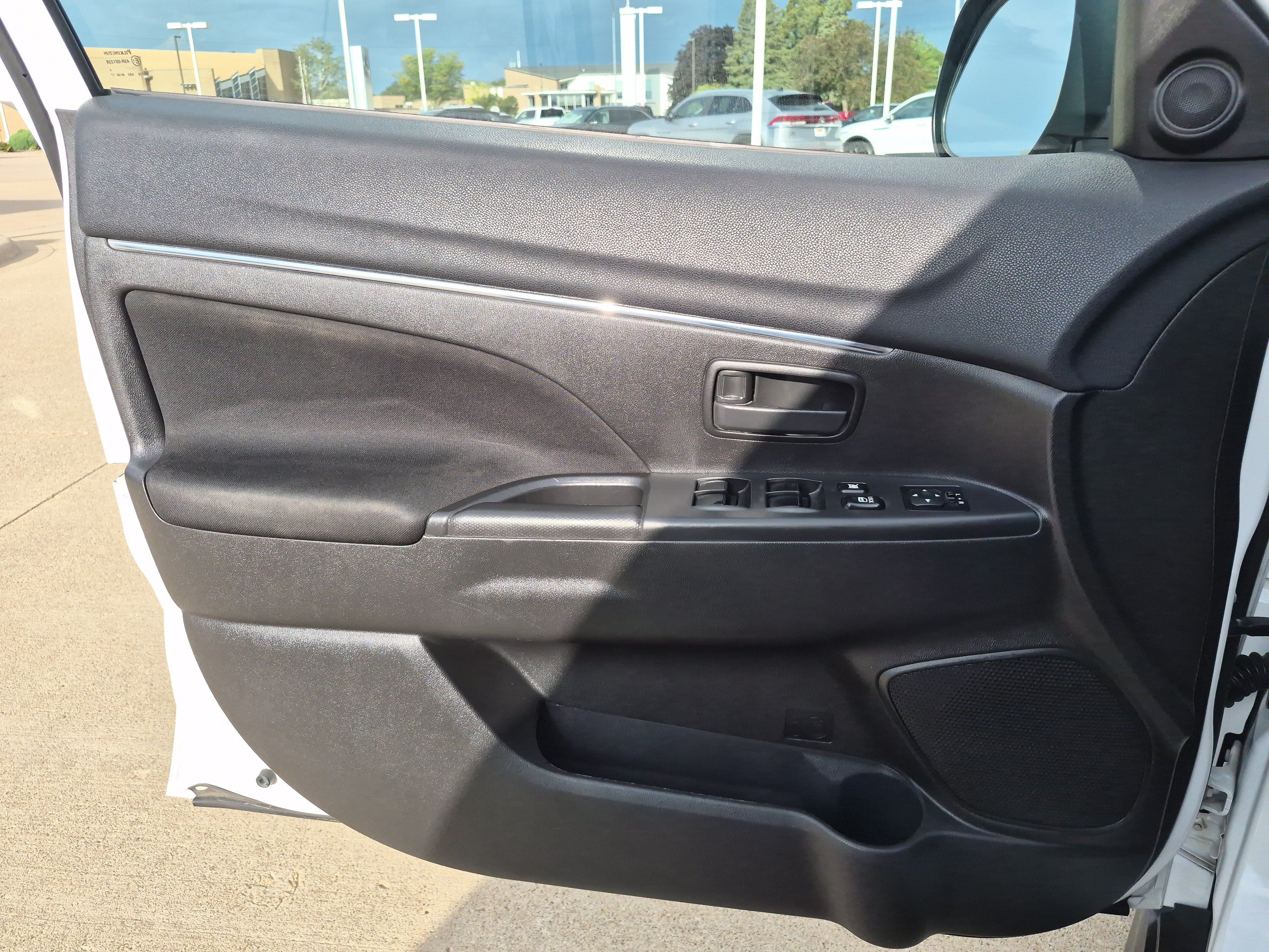 Used 2015 Mitsubishi Outlander Sport ES AWD/4WD image 13