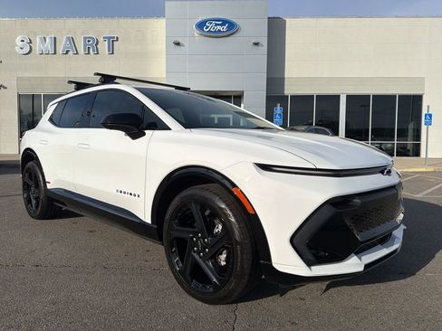 Used 2024 Chevrolet Equinox EV RS image 1