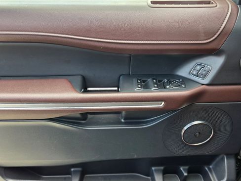 Used 2024 Ford Expedition Limited image 26