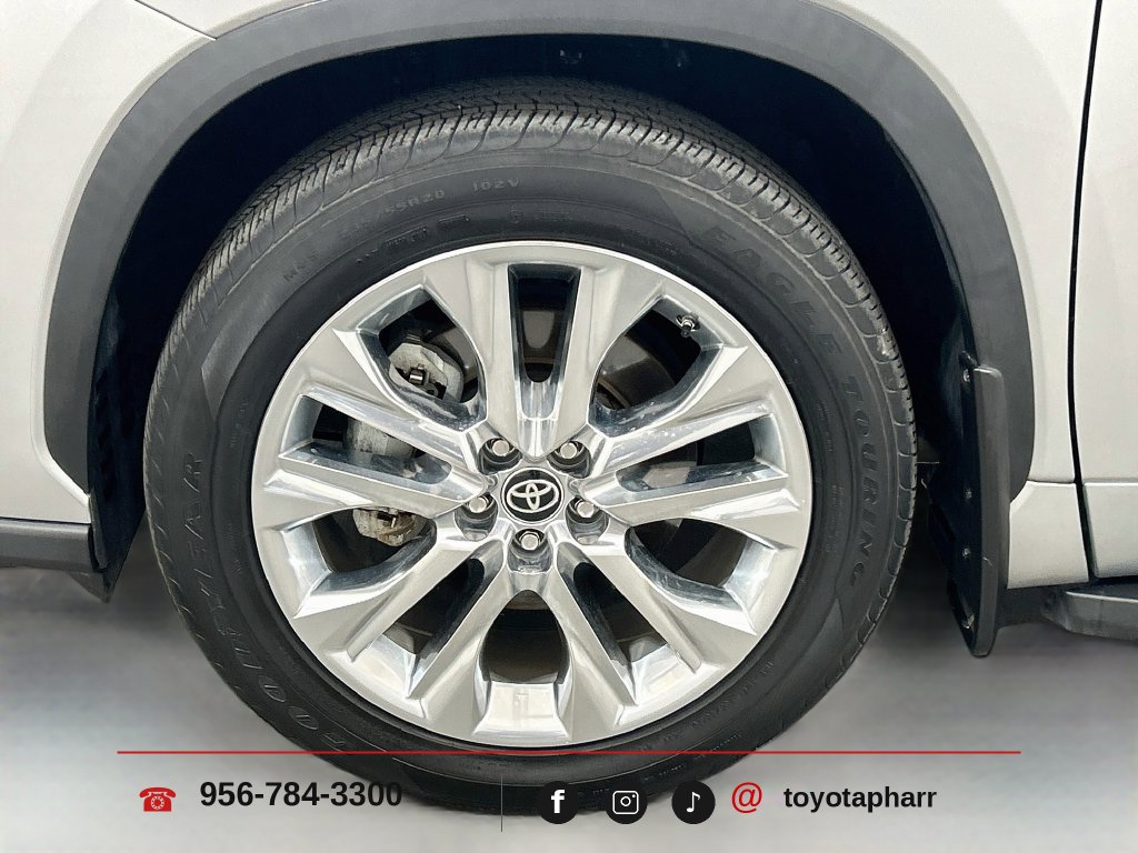 Used 2024 Toyota Highlander Limited FWD image 32
