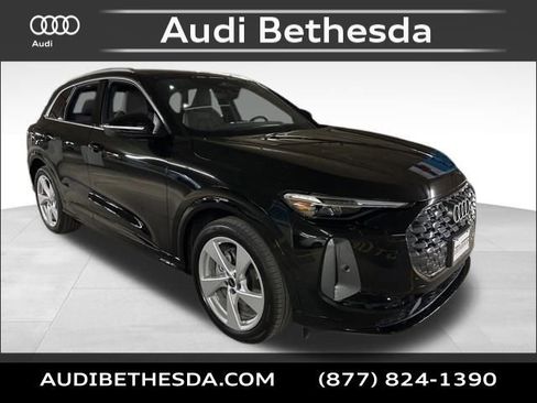 New 2025 Audi Q5 Prestige image 1