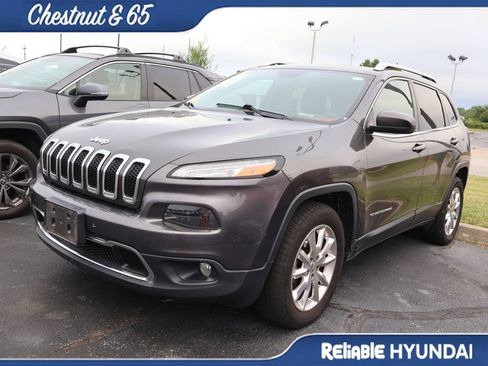 Used 2015 Jeep Cherokee Limited w/ Luxury Group AWD/4WD image 11