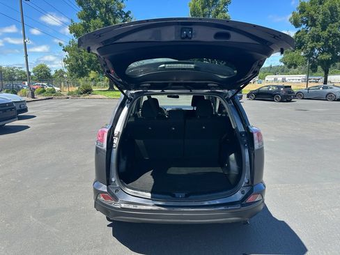 Used 2017 Toyota RAV4 LE w/ Carpet Mat Package AWD/4WD image 11
