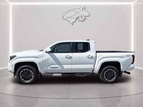 Used 2024 Toyota Tacoma TRD Sport w/ TRD Sport Upgrade Package AWD/4WD image 3