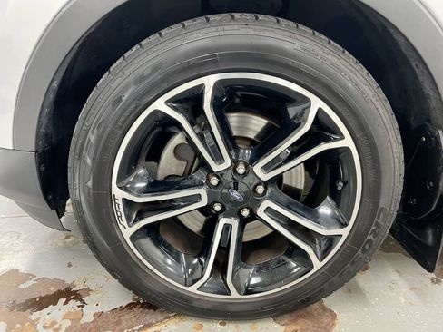 Used 2015 Ford Explorer Sport w/ Equipment Group 401A image 29