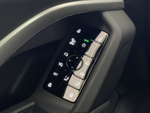 Used 2025 Audi Q5 Premium Plus w/ Premium Plus image 25