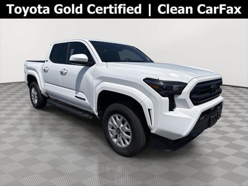 Certified 2025 Toyota Tacoma SR5 AWD/4WD image 1