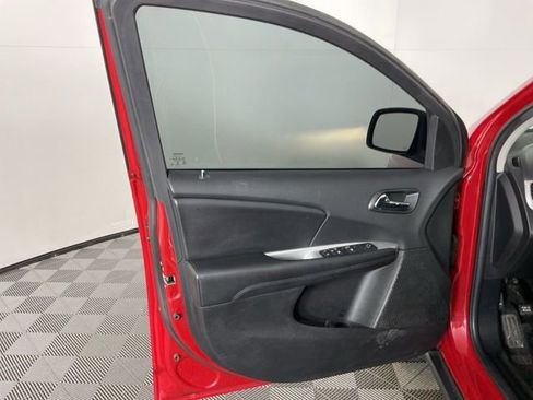 Used 2017 Dodge Journey SXT image 11