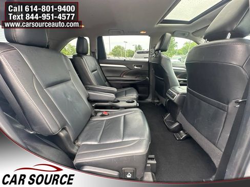Used 2019 Toyota Highlander XLE AWD/4WD image 27