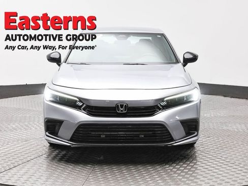 Used 2022 Honda Civic Sport image 2
