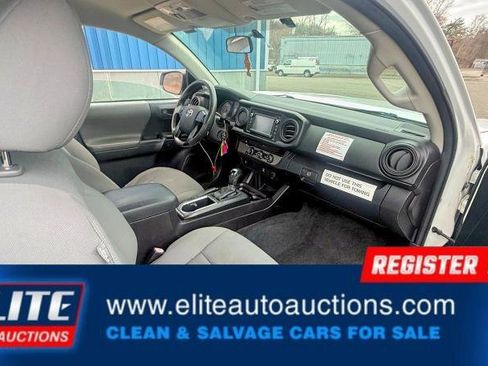 Used 2016 Toyota Tacoma SR image 24