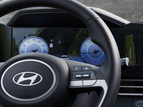 New 2026 Hyundai Elantra Limited FWD image 14