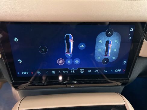 New 2026 Lincoln Navigator Black Label AWD/4WD image 13