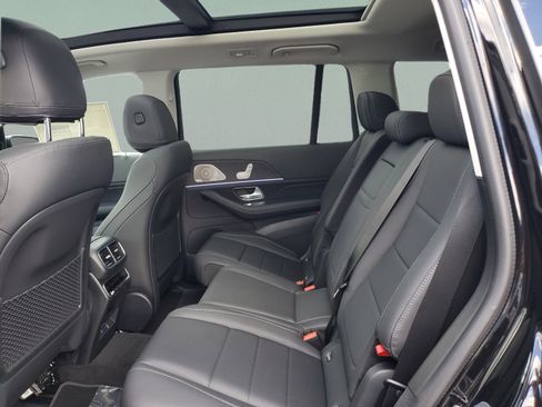 Certified 2026 Mercedes-Benz GLS 450 4MATIC image 10