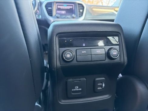 Used 2019 GMC Acadia SLT w/ LPO, Floor Liner Package image 20