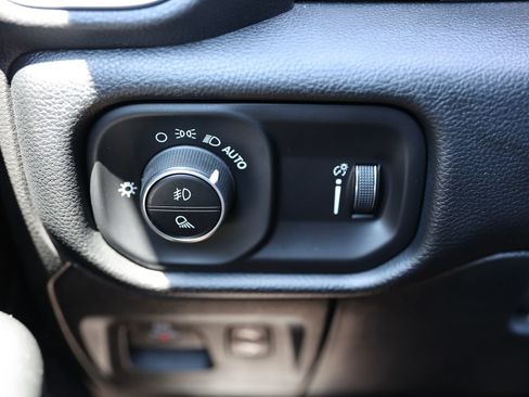 Used 2021 RAM 1500 Big Horn AWD/4WD image 33