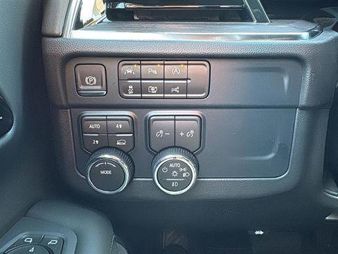 New 2026 Chevrolet Suburban LT w/ Comfort Package image 20