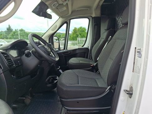 Used 2025 RAM ProMaster 2500 w/ U-Haul Equipment Group FWD image 13