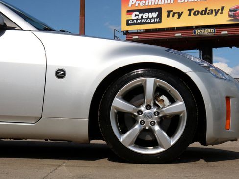Used 2008 Nissan 350Z Enthusiast image 4