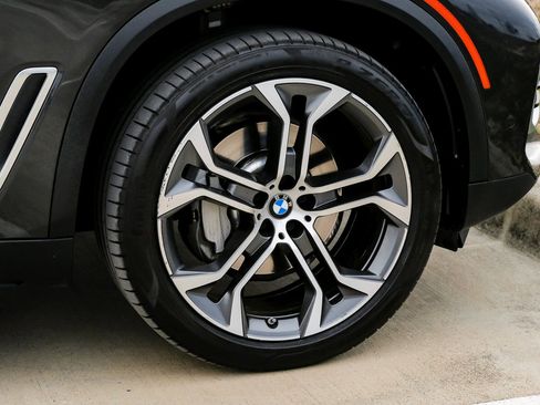 Used 2023 BMW X5 xDrive40i w/ Premium Package image 63