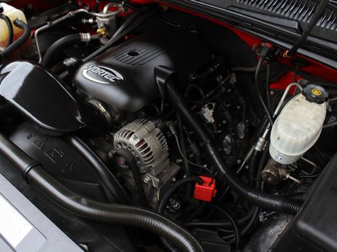 Used 2005 Chevrolet Silverado 3500 4x4 Regular Cab image 27