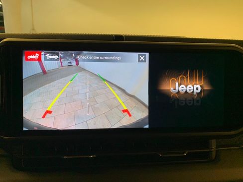 Used 2024 Jeep Wrangler Unlimited Rubicon 4xe AWD/4WD image 35