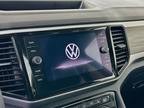 Used 2022 Volkswagen Atlas SE image 16