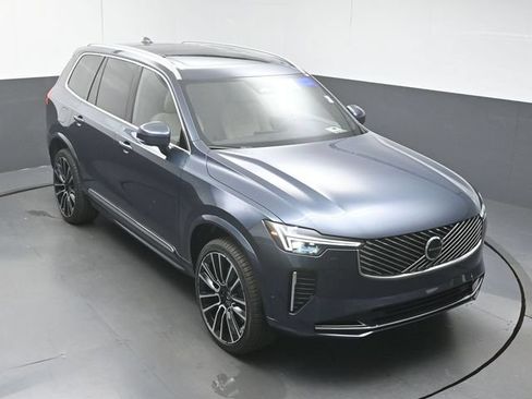 Used 2026 Volvo XC90 B6 Plus w/ Protection Package Premier AWD/4WD image 44