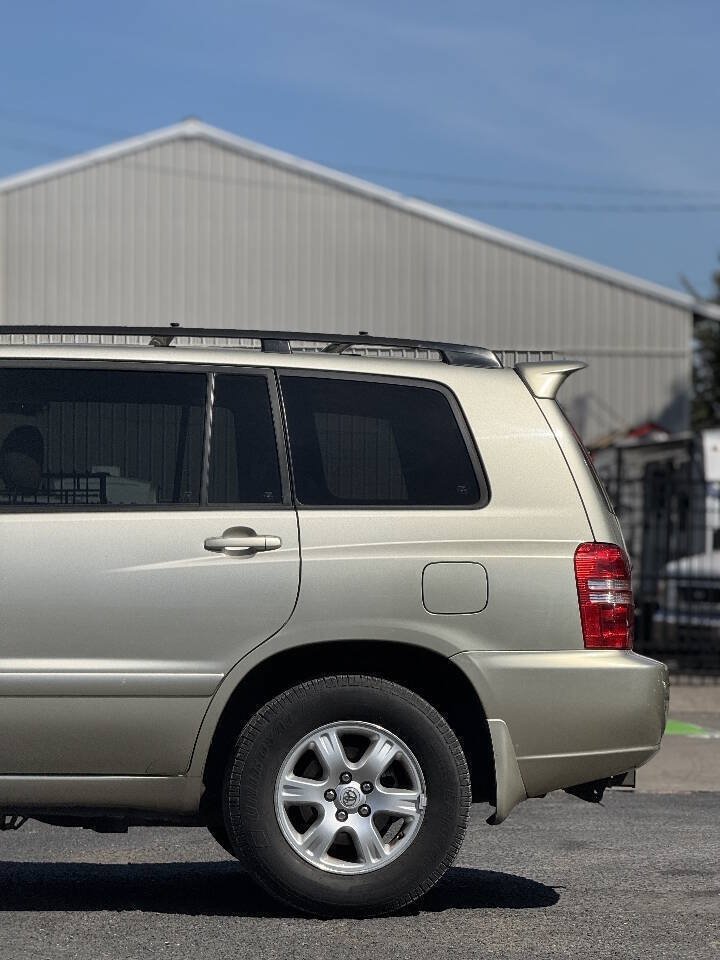 Used 2001 Toyota Highlander 4WD V6 w/ Limited Pkg image 18