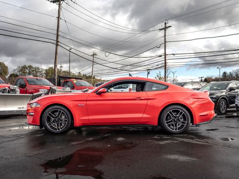 Used 2018 Ford Mustang GT image 3
