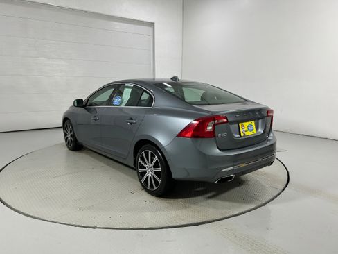 Used 2018 Volvo S60 T5 Inscription Platinum w/ Climate Package AWD/4WD image 21