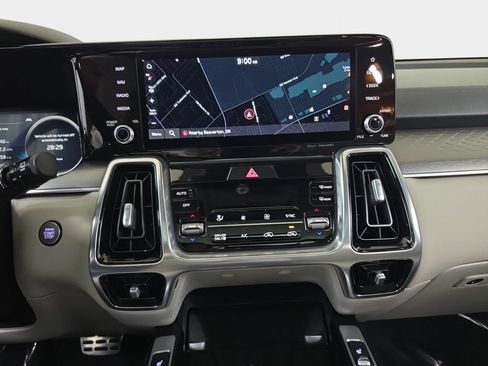 Used 2023 Kia Sorento SX Prestige w/ Panoramic Sunroof Package AWD/4WD image 23