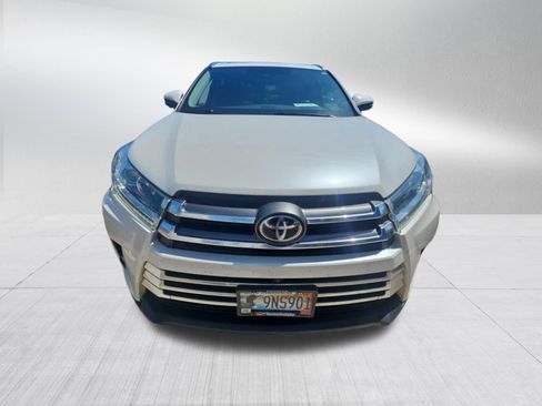 Used 2017 Toyota Highlander Limited Platinum AWD/4WD image 5