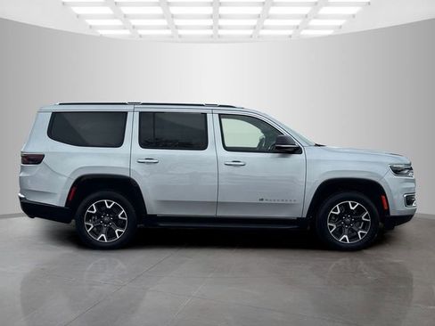 Used 2024 Jeep Wagoneer Series III image 8