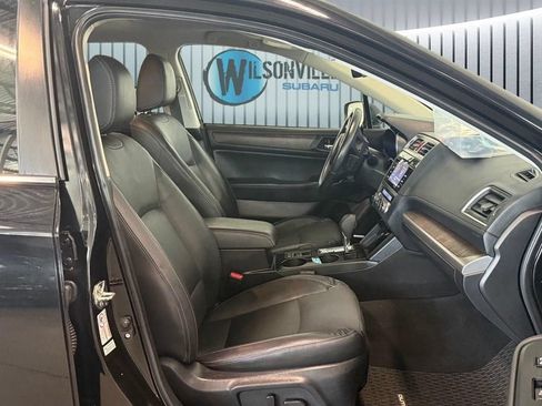 Used 2017 Subaru Outback 2.5i Limited AWD/4WD image 6