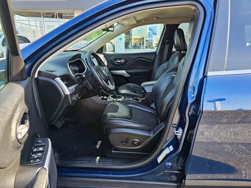 Used 2018 Jeep Cherokee Latitude Plus image 17