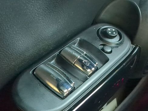 Used 2019 MINI Cooper Convertible image 19