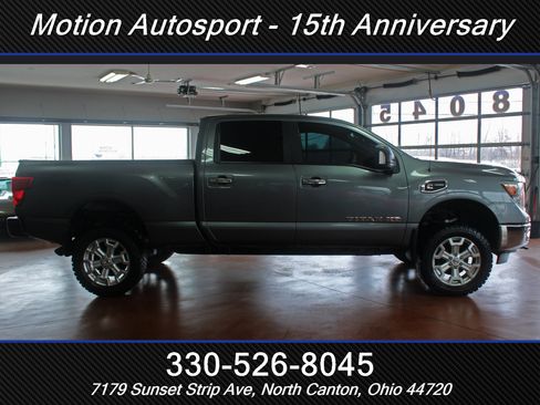 Used 2016 Nissan Titan SV image 12
