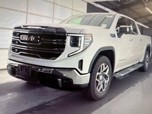 Used 2024 GMC Sierra 1500 SLT AWD/4WD image 2
