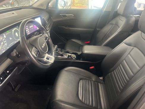 Certified 2023 Kia Sportage SX image 4