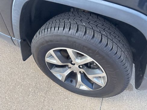 Used 2014 Jeep Cherokee Sport w/ Cold Weather Group AWD/4WD image 9