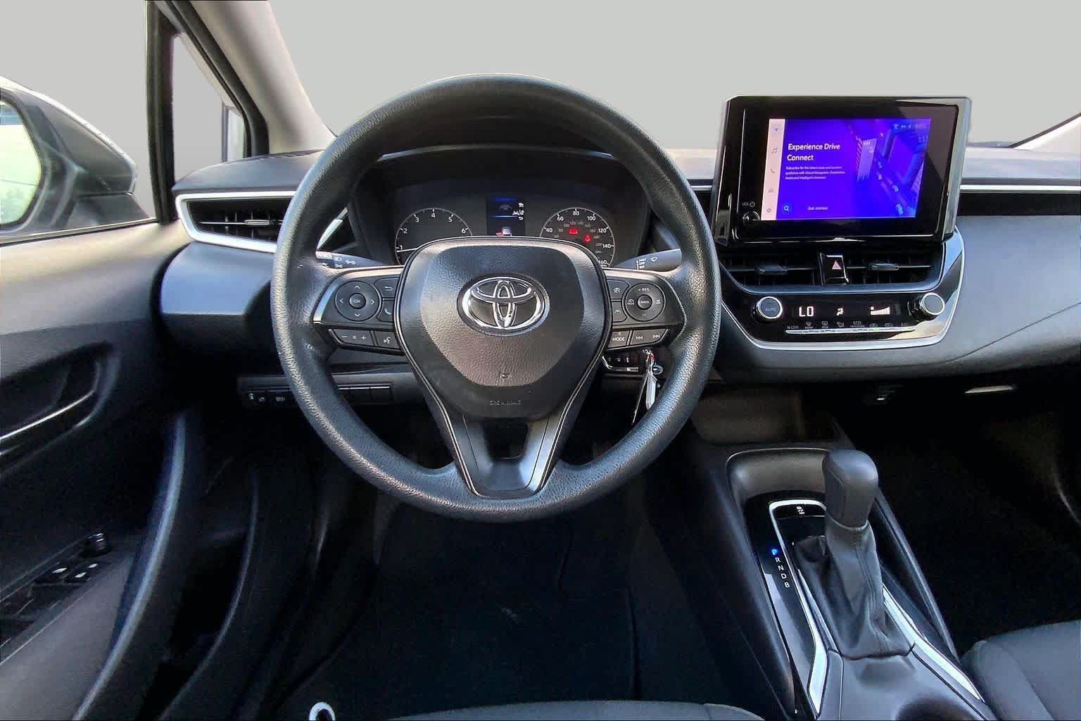 Used 2025 Toyota Corolla LE FWD image 6