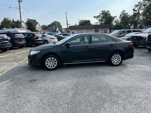 Used 2012 Toyota Camry LE image 17