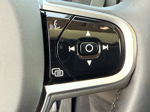 Used 2025 Volvo XC60 B5 Plus w/ Climate Package image 28