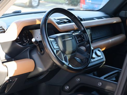 Used 2023 Land Rover Defender 110 X-Dynamic SE image 10