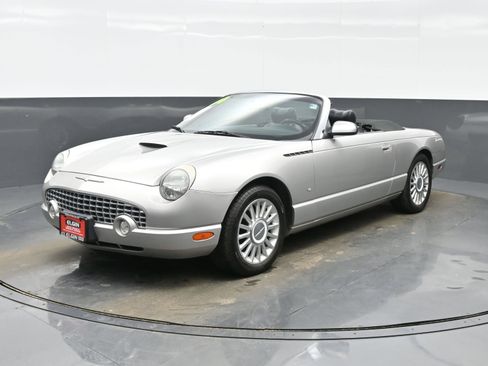 Used 2004 Ford Thunderbird image 2
