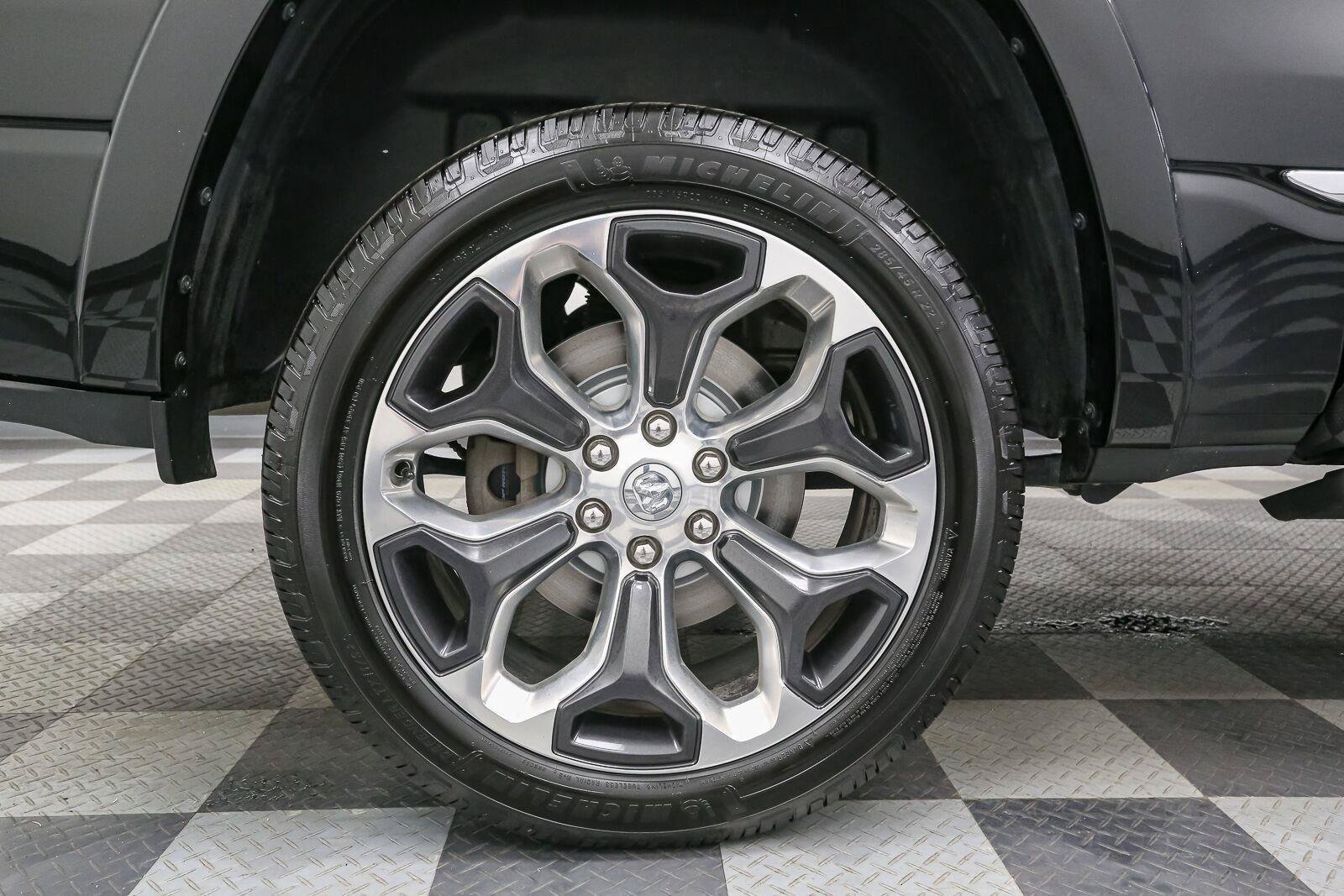 Used 2022 RAM 1500 Limited w/ Body-Colour Bumper Group AWD/4WD image 18
