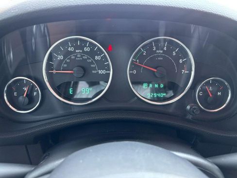 Used 2018 Jeep Wrangler Unlimited Sahara AWD/4WD image 18