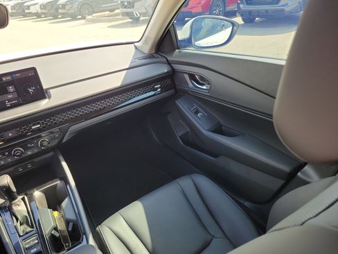 Certified 2024 Honda Accord EX-L image 17